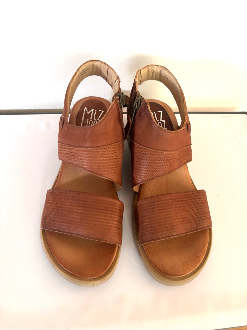 Miz Mooz NY city sandals - Picture 3 of 13